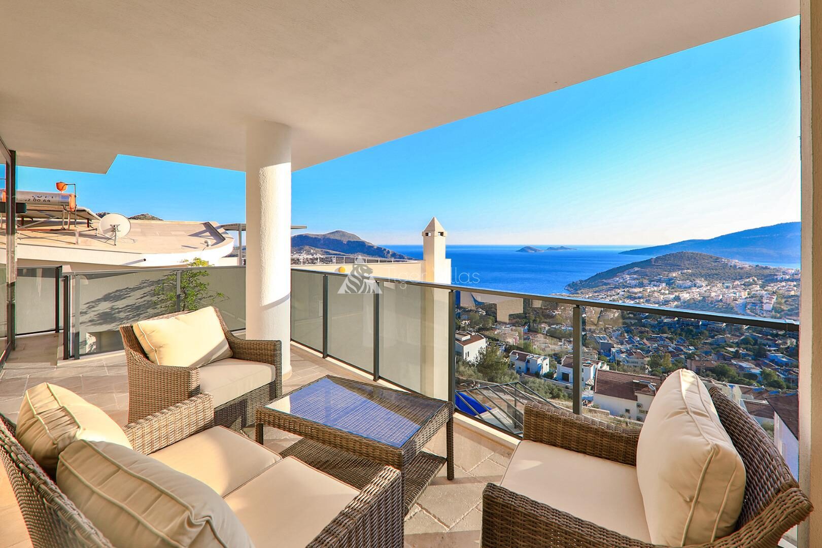 Villa Luxury – villa for rent in Kızıltaş