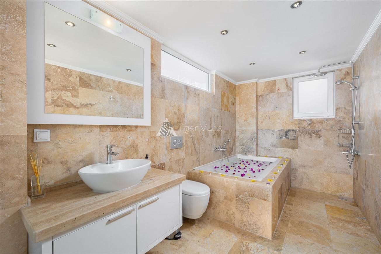 Villa Waratah – villa for rent in Kızıltaş