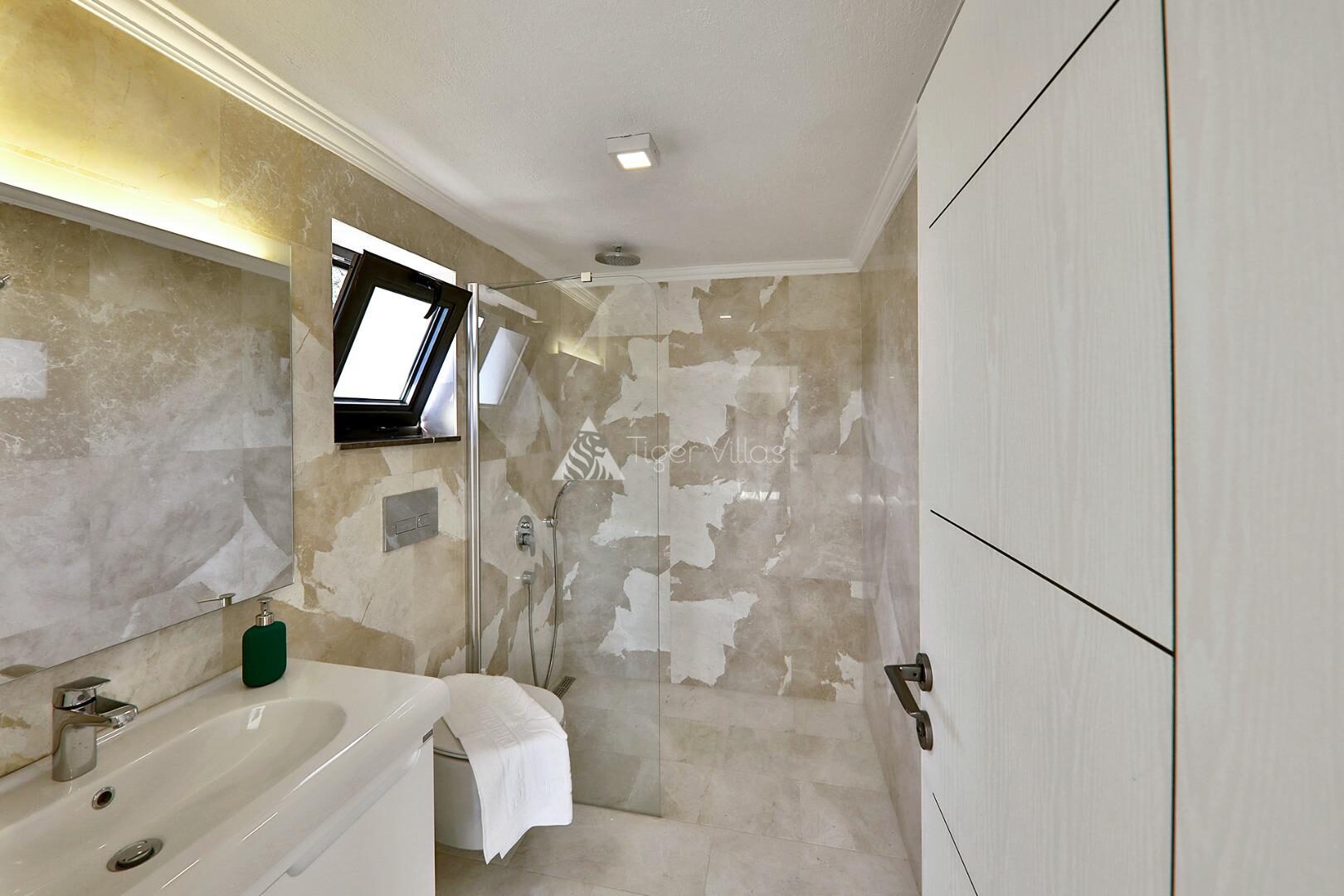 Villa Luxury – villa for rent in Kızıltaş