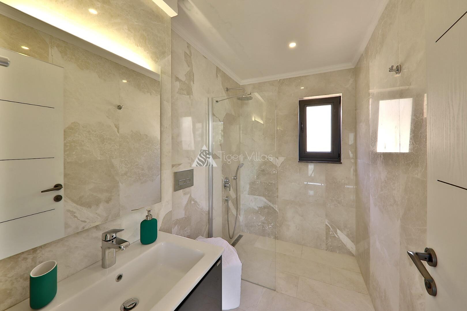Villa Luxury – villa for rent in Kızıltaş