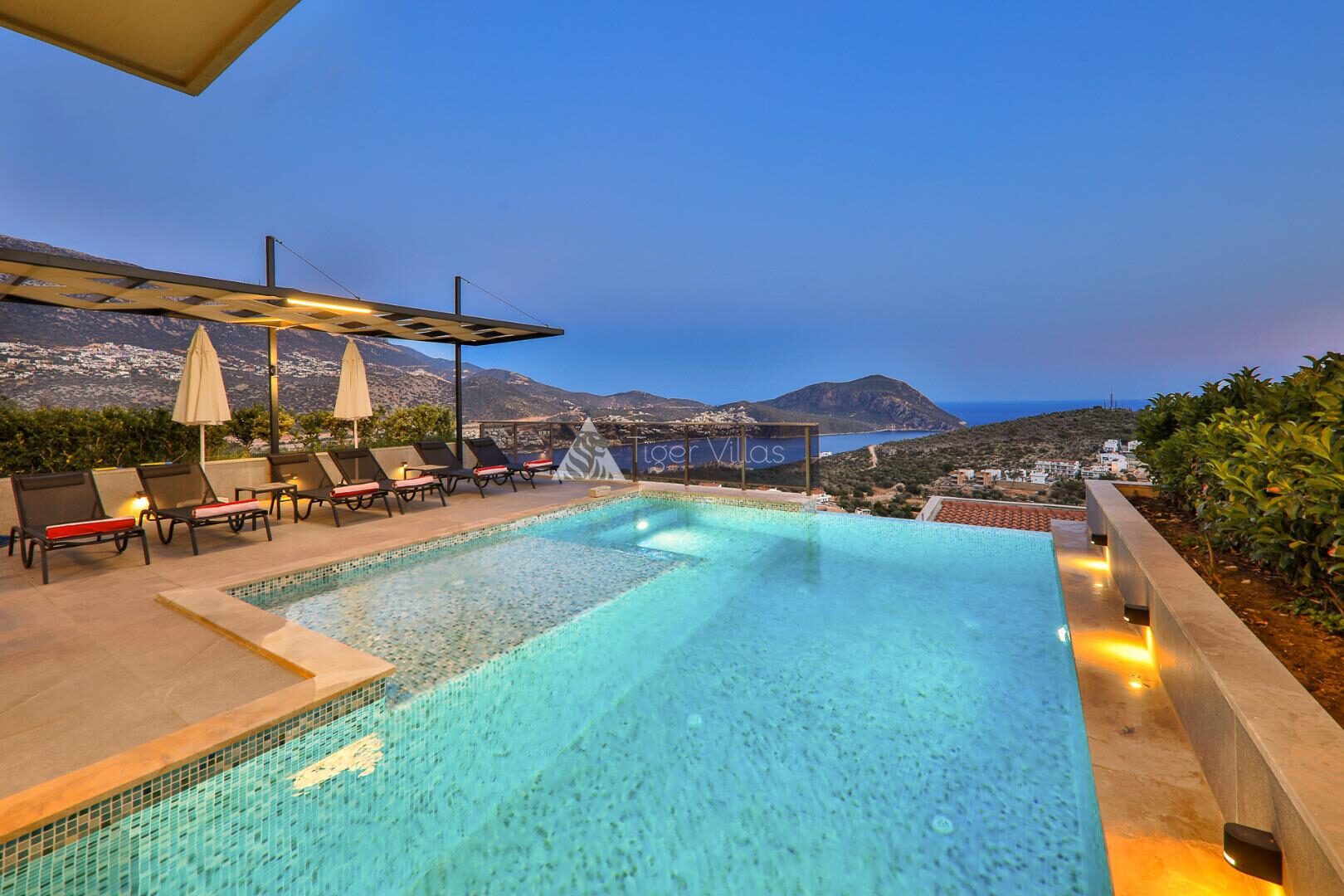Villa Skylight — 13