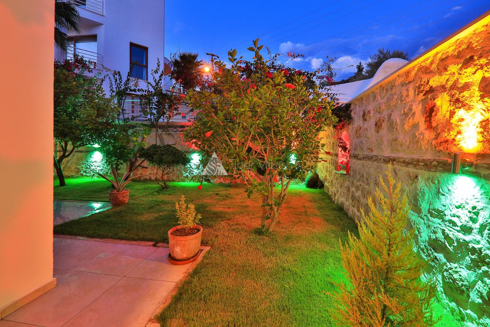 Villa Rainbow 2 — 30
