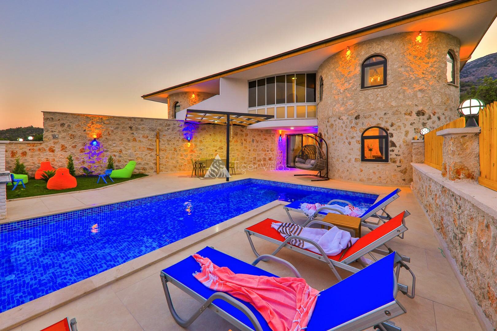 Villa Sandak 1 — 1