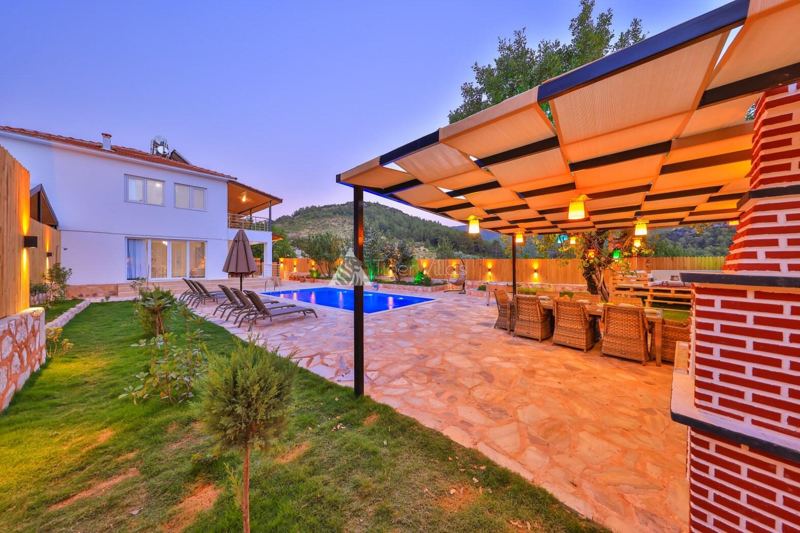 Villa Dr — 5