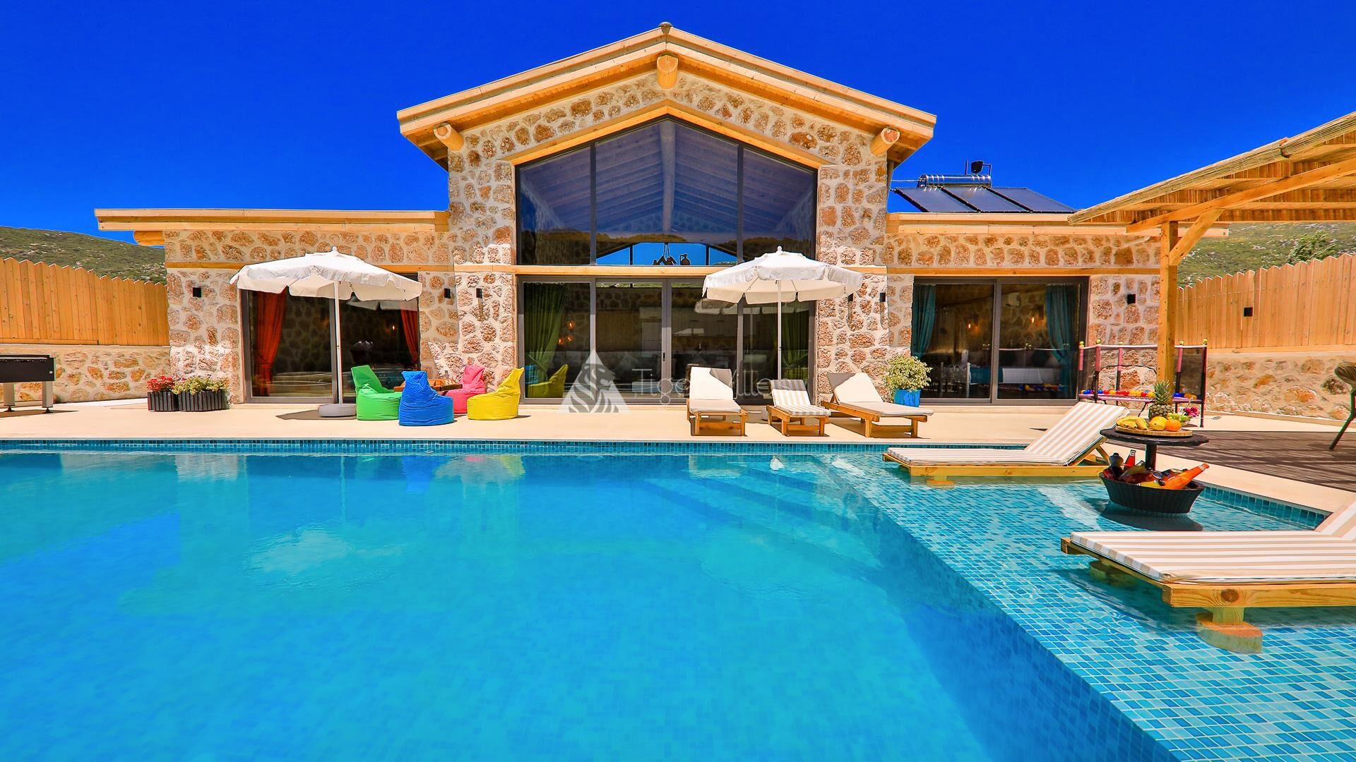 Villa Happiness — 2