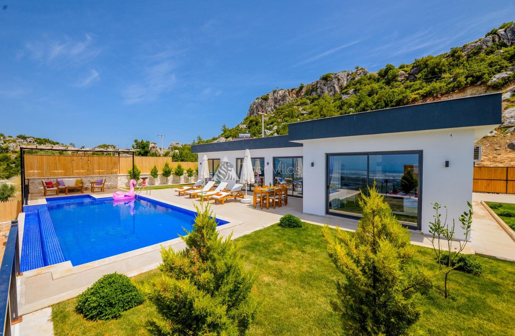 Villa Neco Doğu — 4