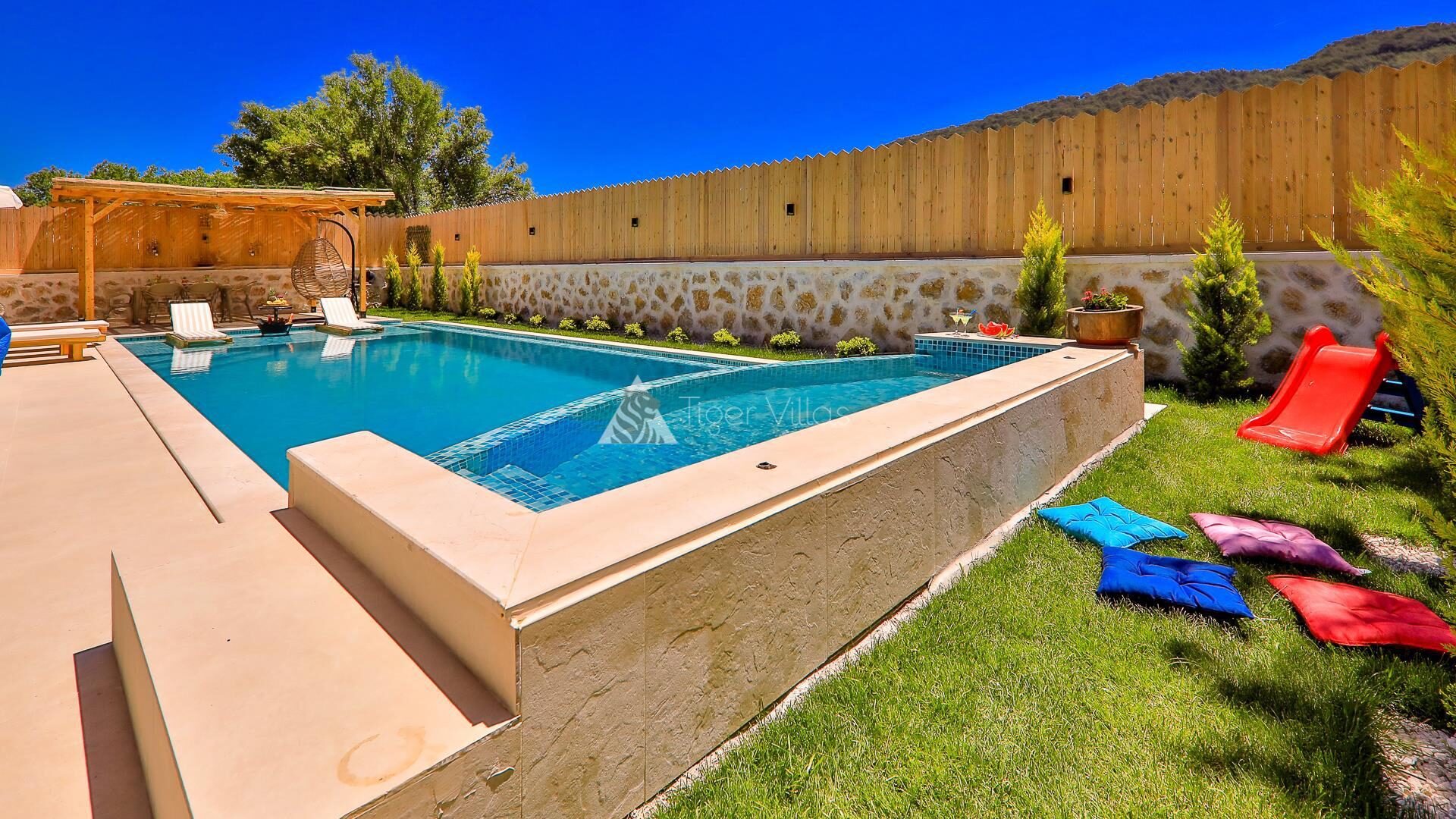 Villa Happiness — 5