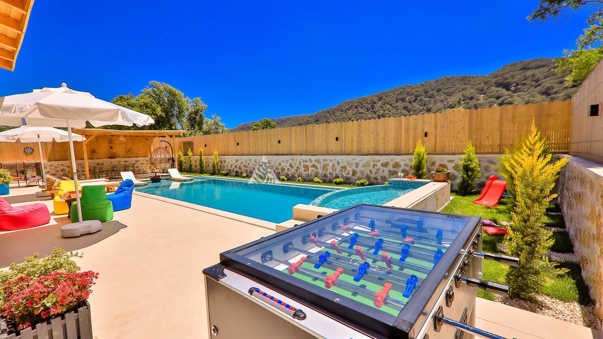 Villa Happiness — 11