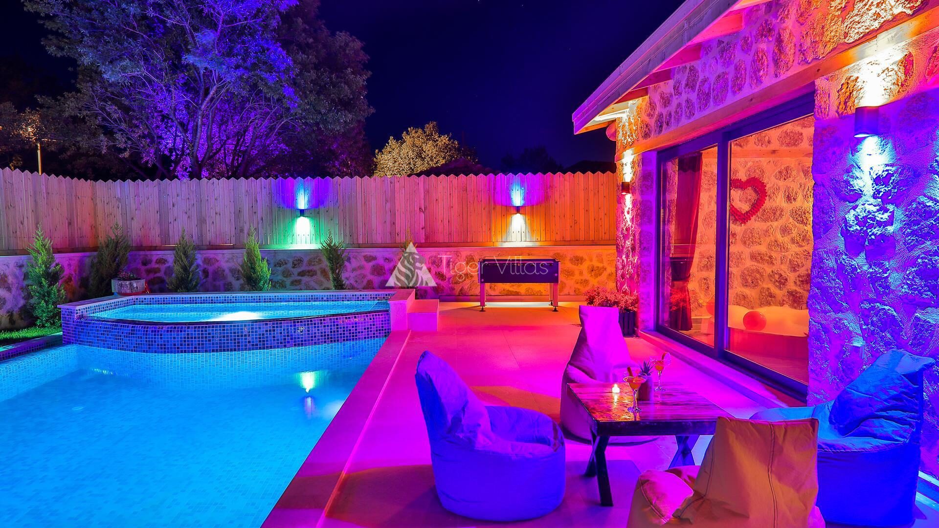 Villa Happiness — 29