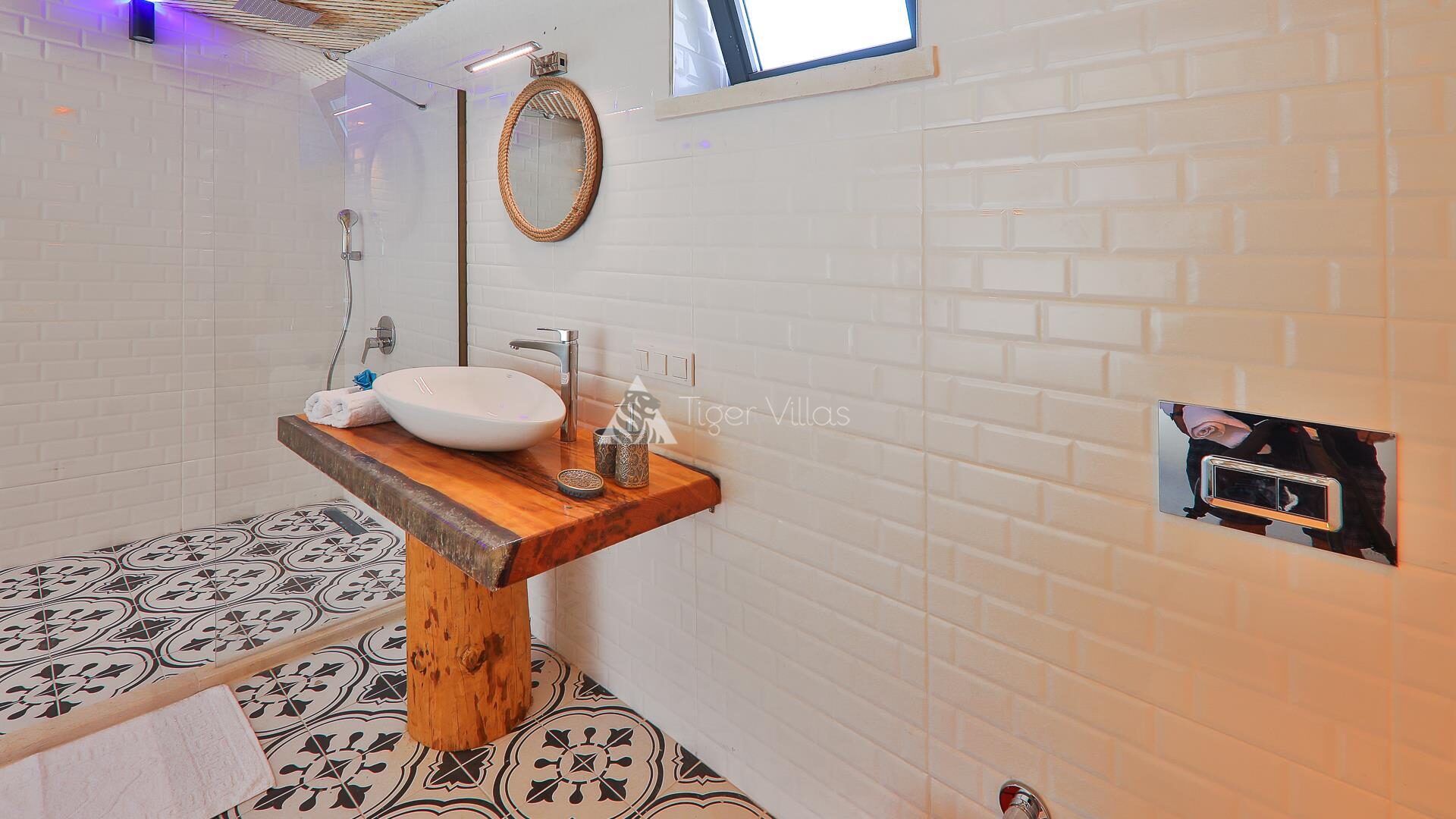 Villa Happiness — 50