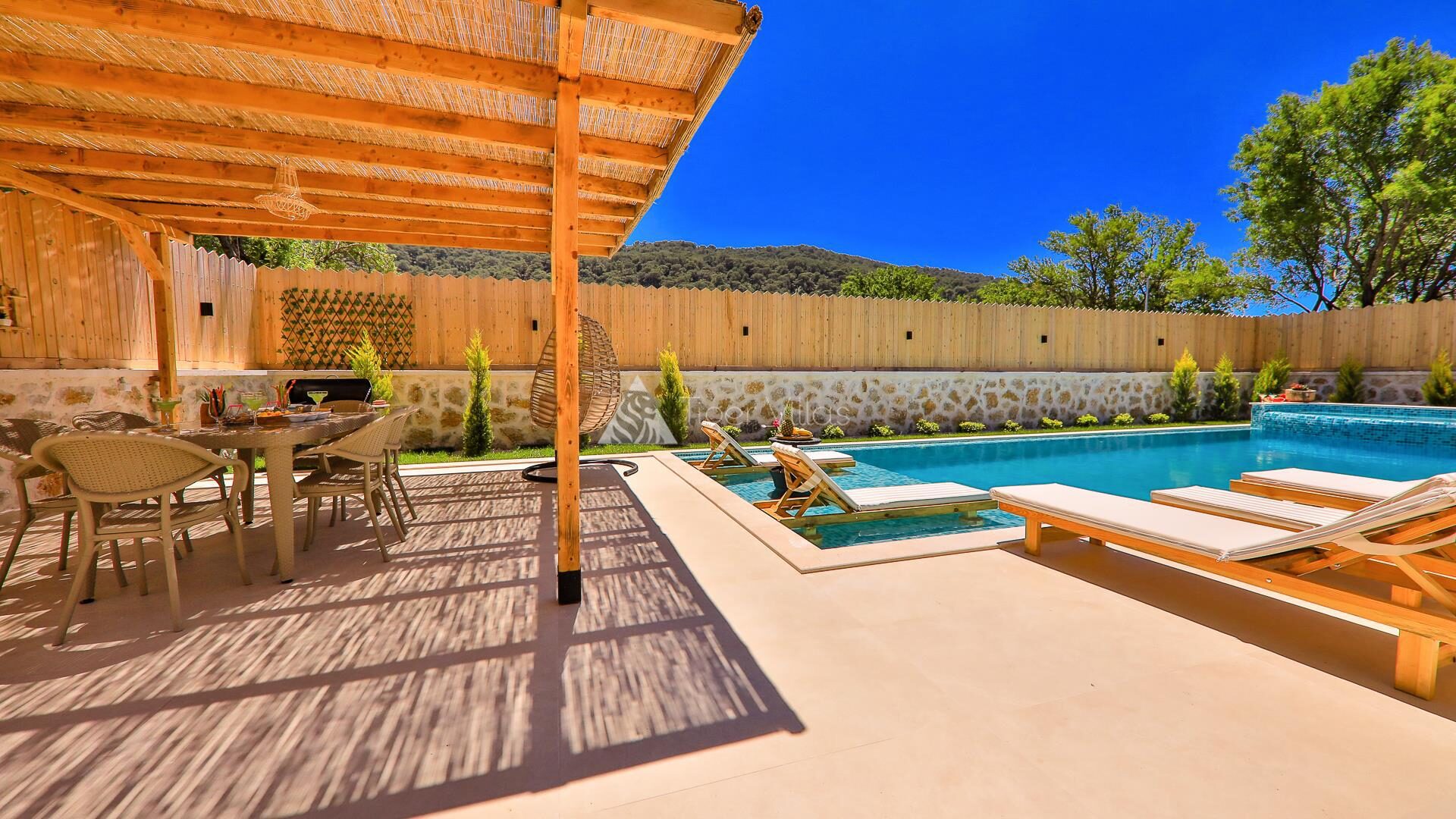 Villa Happiness — 52