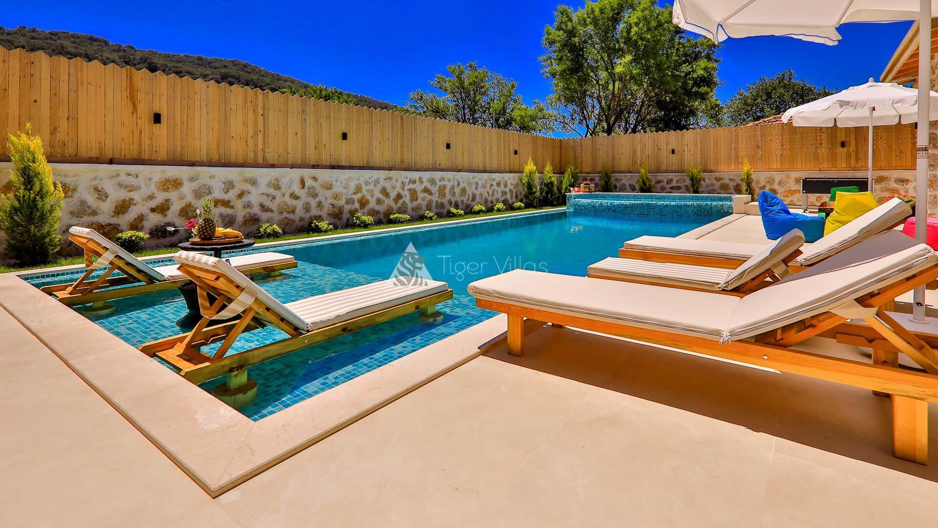 Villa Happiness — 54