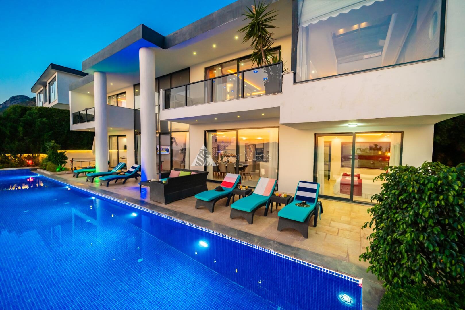 Villa Hyperion — 4