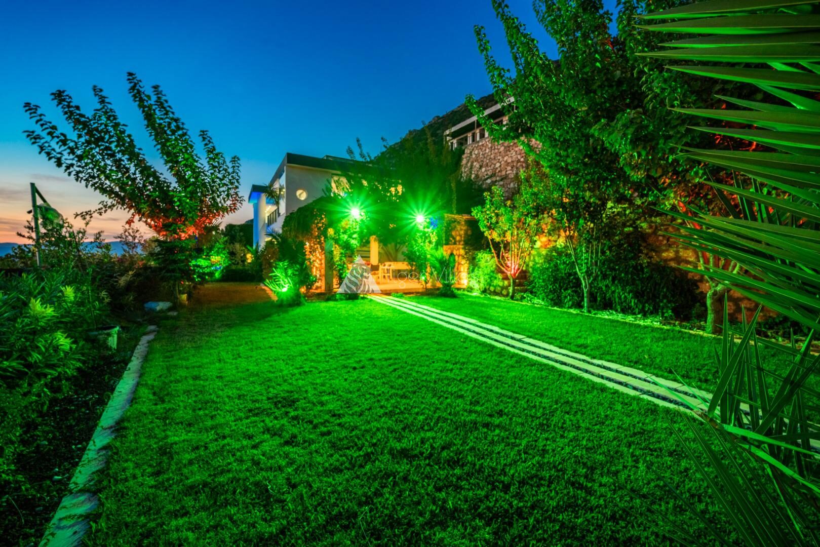 Villa Hyperion — 107