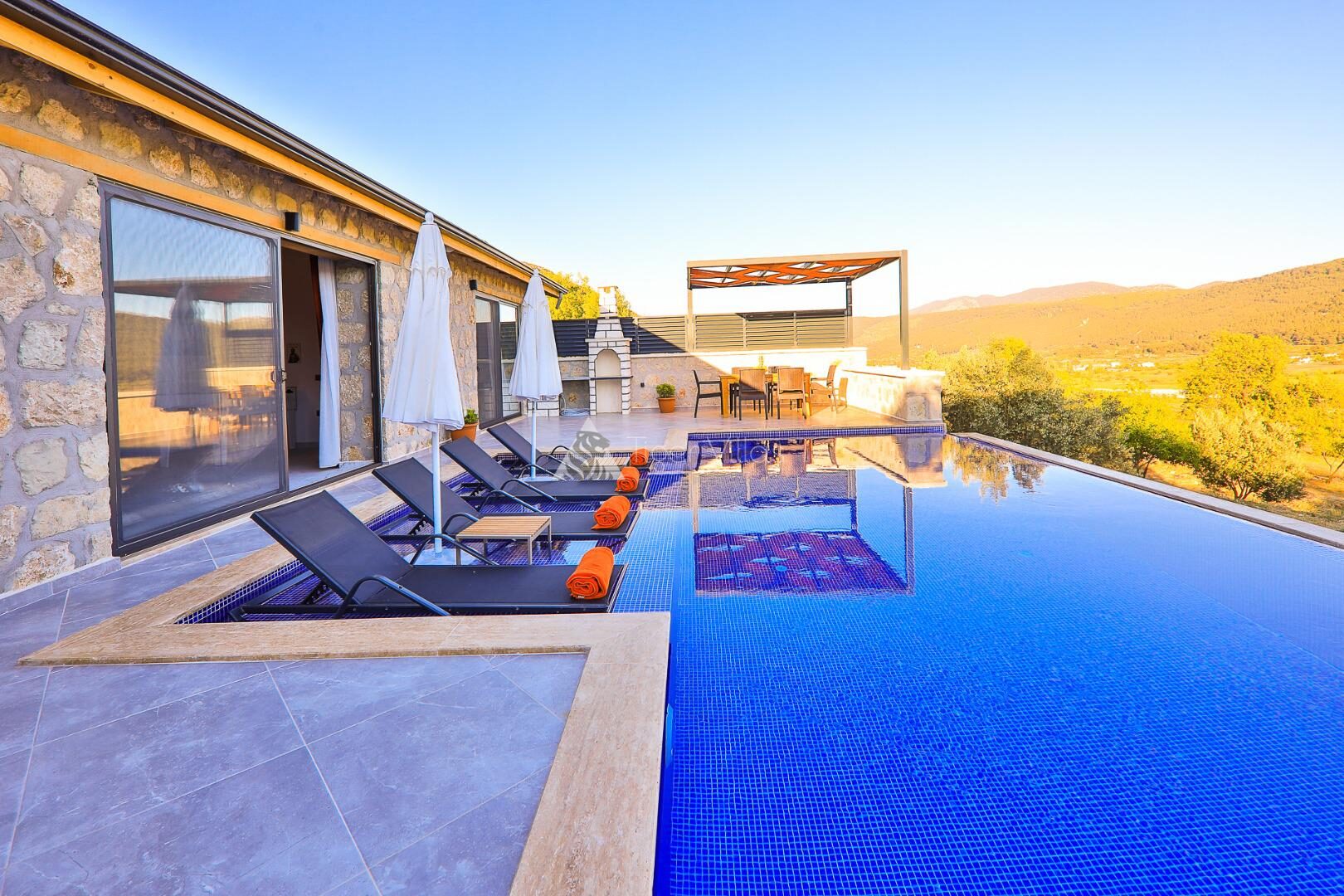Villa Aden Sarıbelen – villa for rent in Sarıbelen