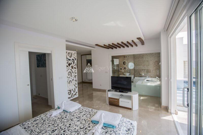 Villa Maribel — 21