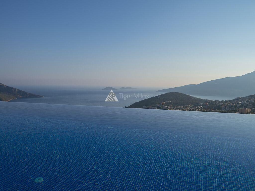 Villa Falcon Exclusive — 9