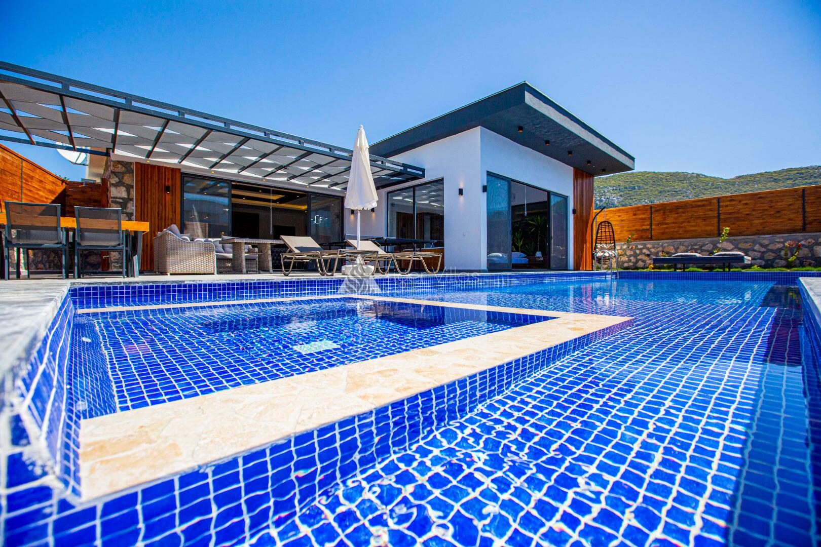 Villa Montenegro – villa for rent in Bezirgan