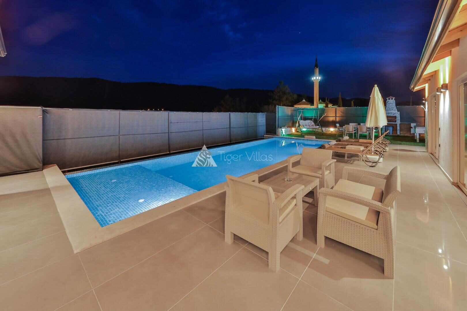 Villa Tawny — 7