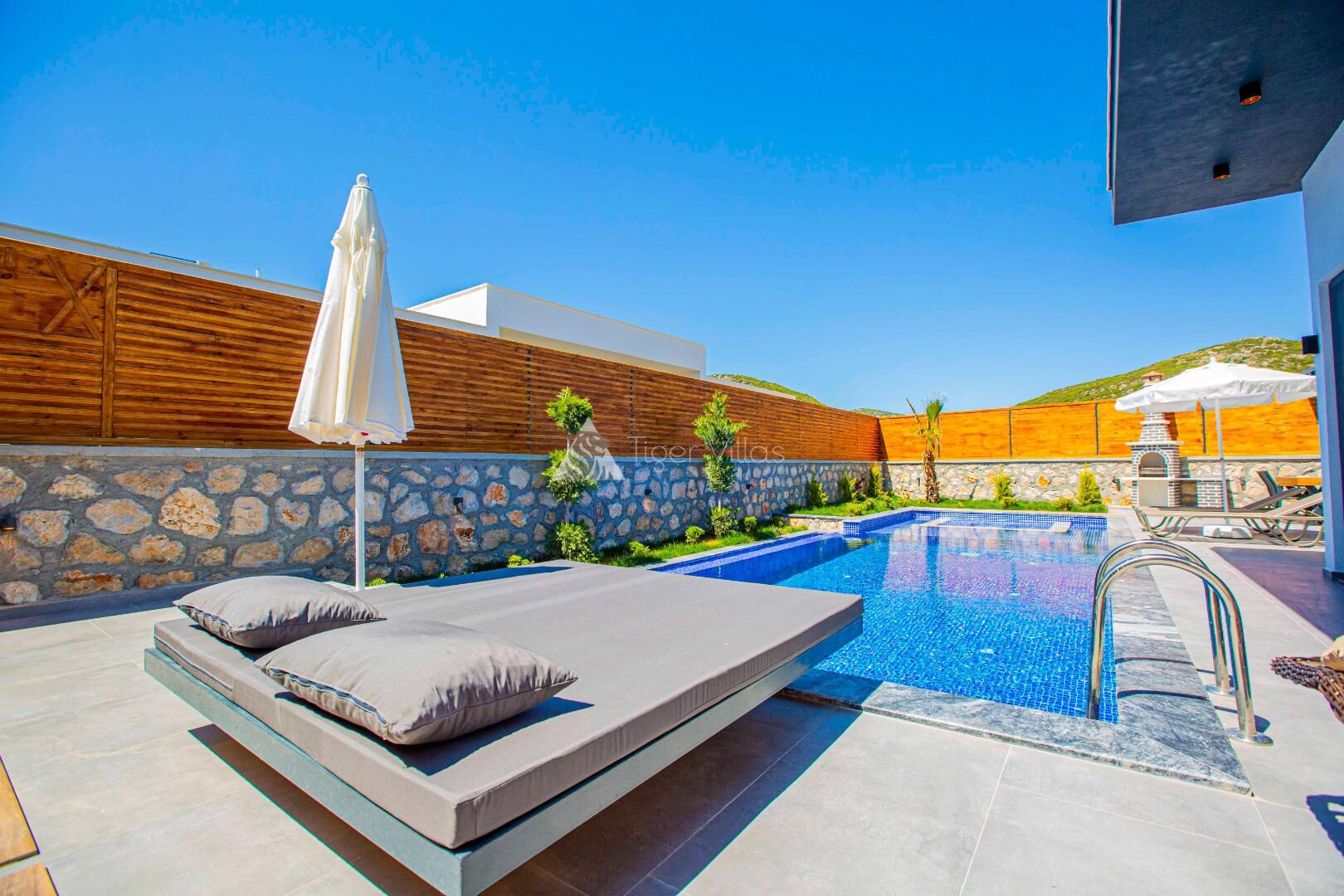 Villa Montenegro – villa for rent in Bezirgan