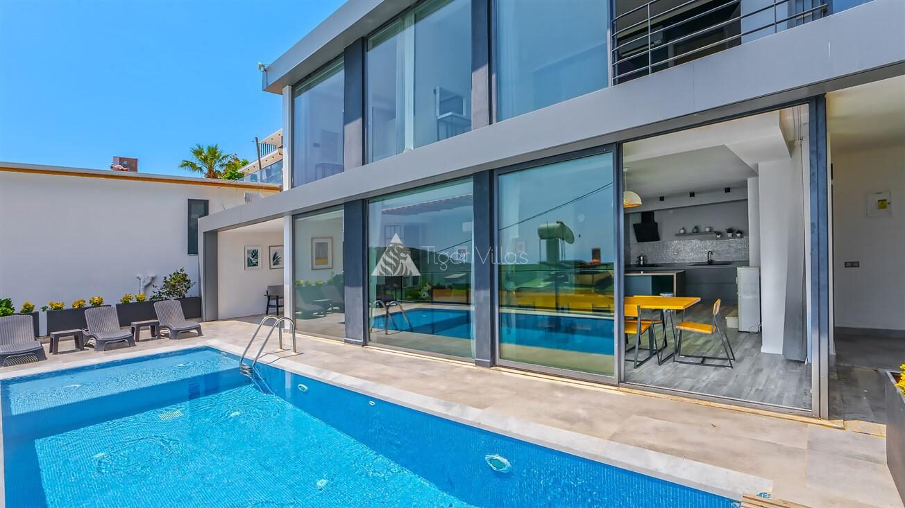 Villa Loca Akbel — 2