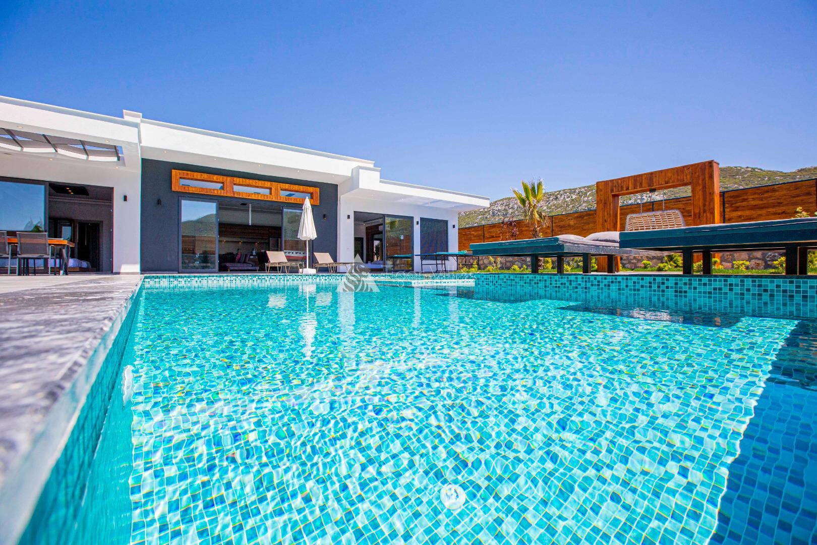 Villa Bahamas – villa for rent in Bezirgan