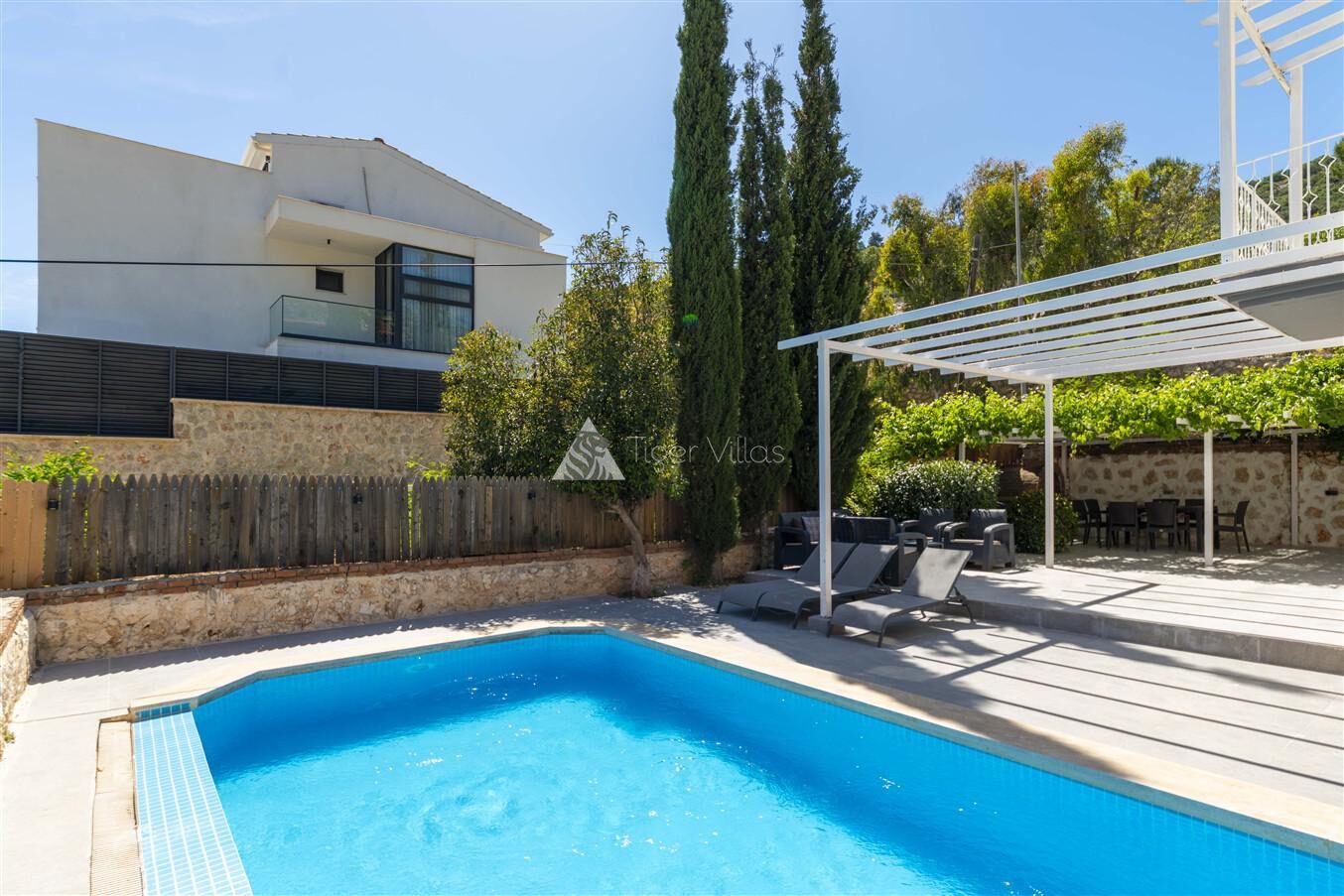 Villa Ea – villa for rent in Ortaalan
