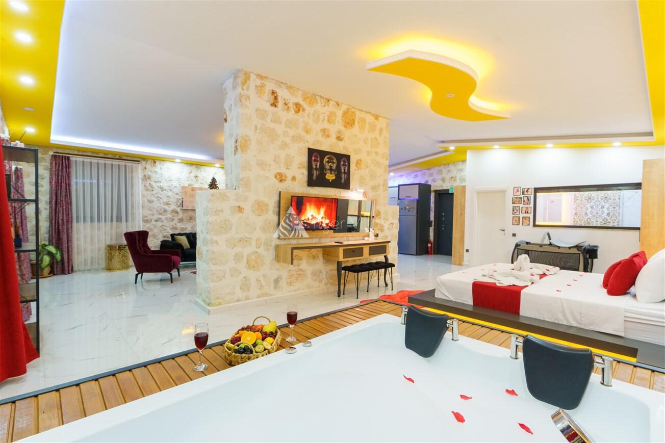Villa Mira Queen — 42