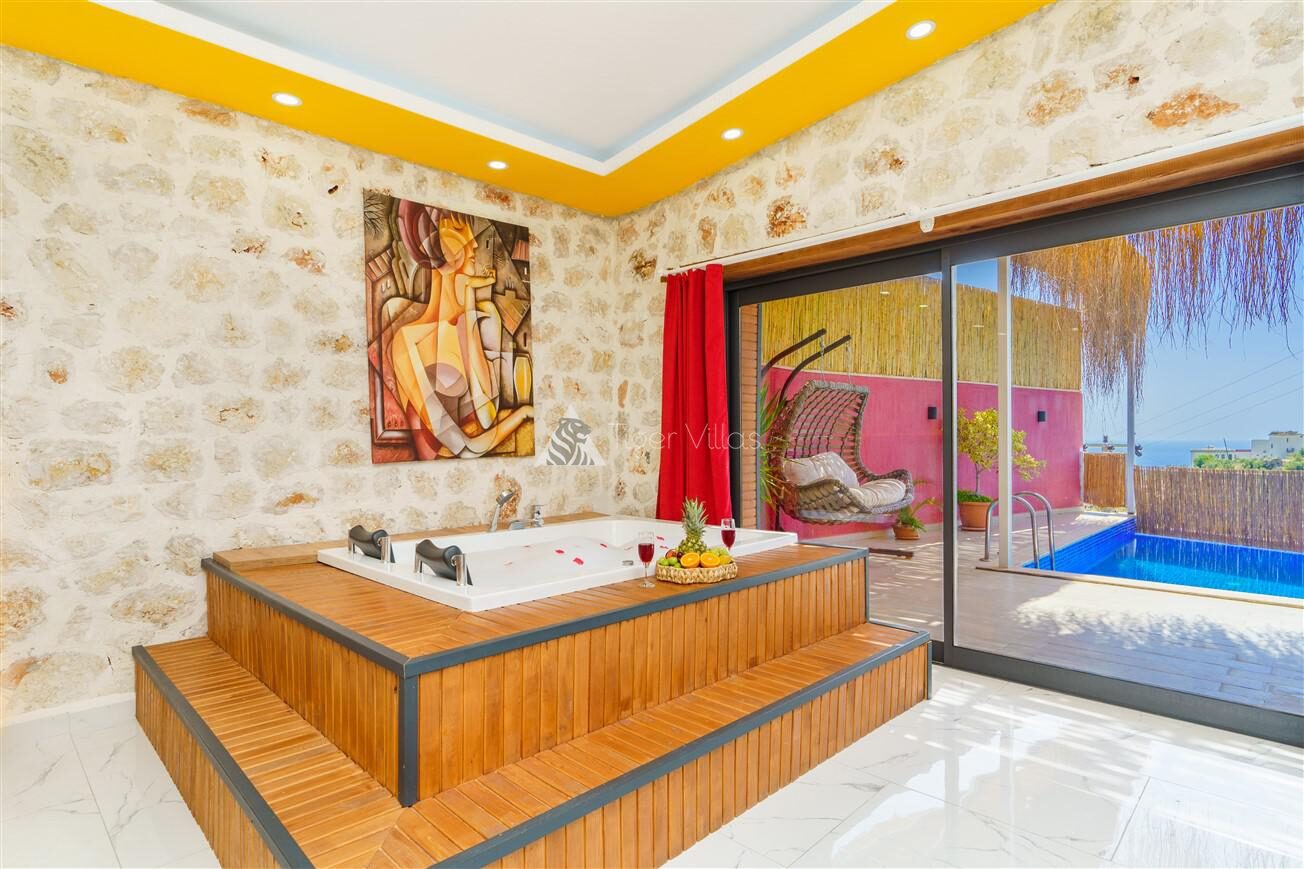 Villa Mira Queen — 44