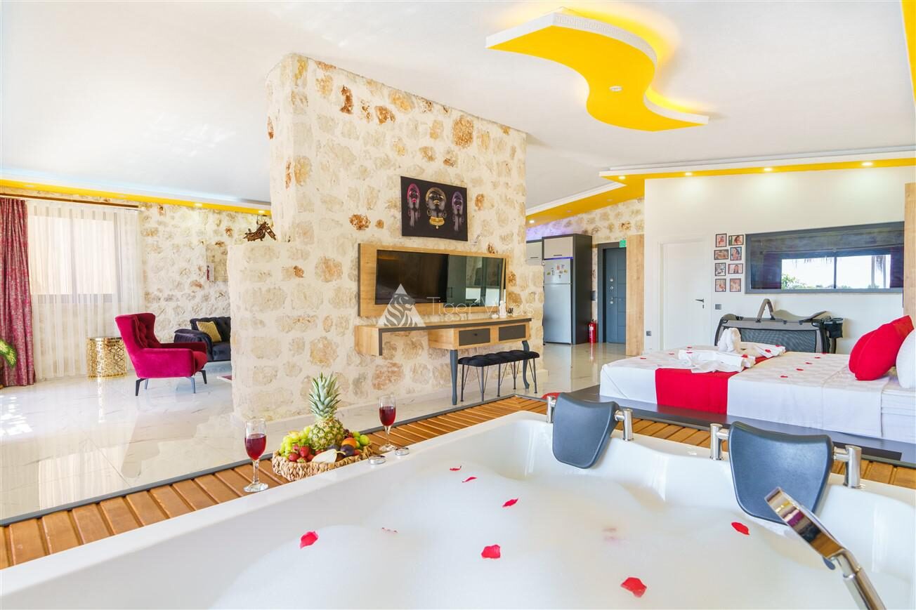 Villa Mira Queen — 45