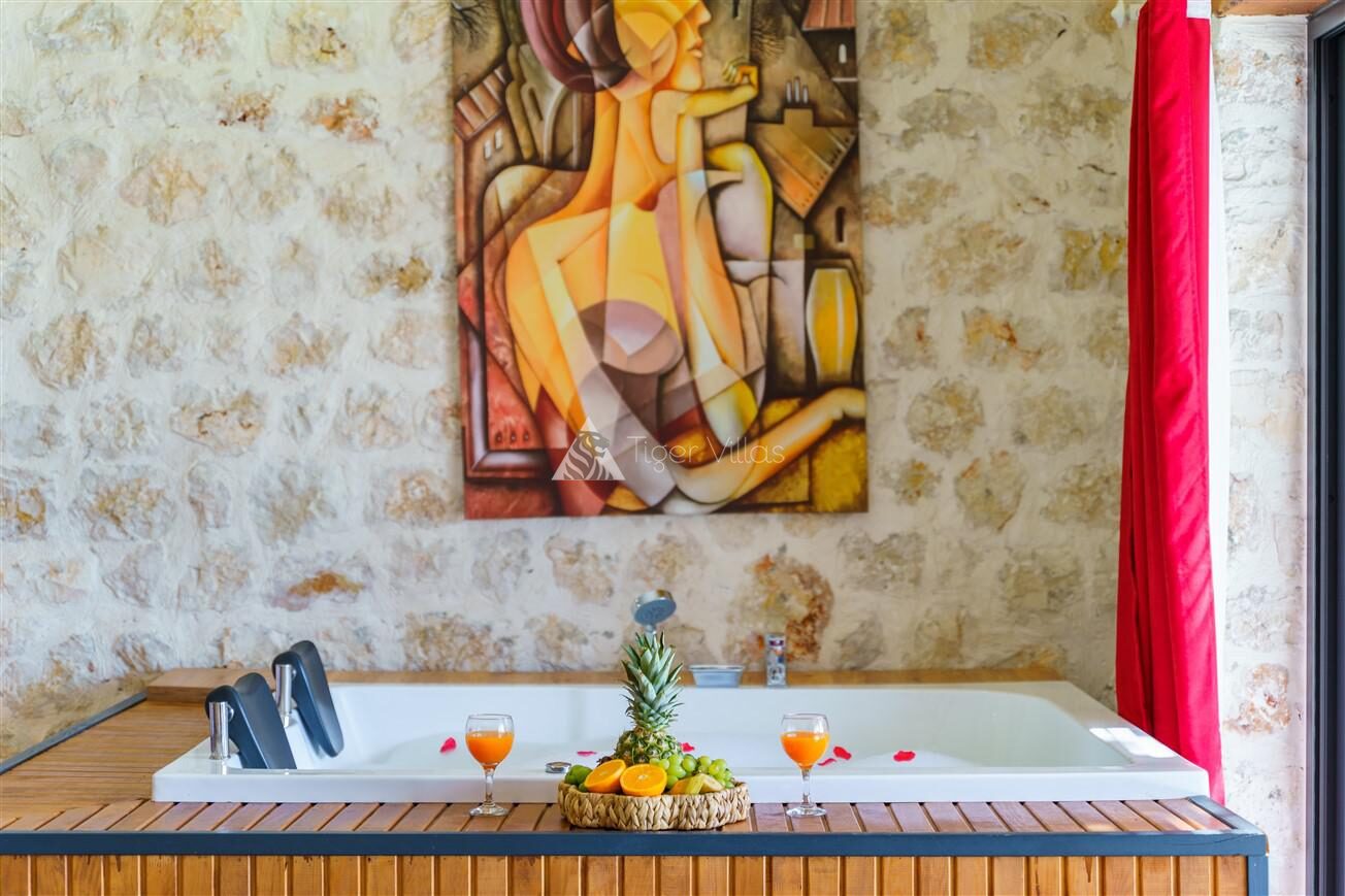 Villa Mira Queen — 56