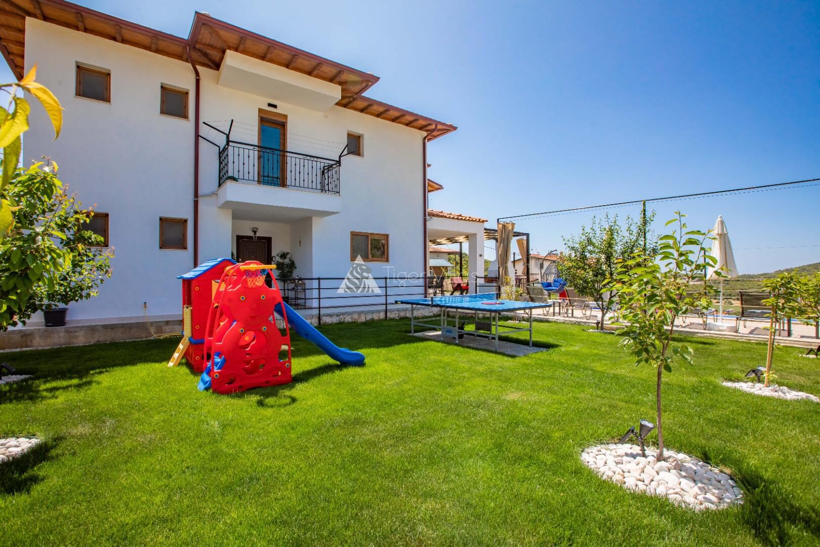 Villa Daphne — 8