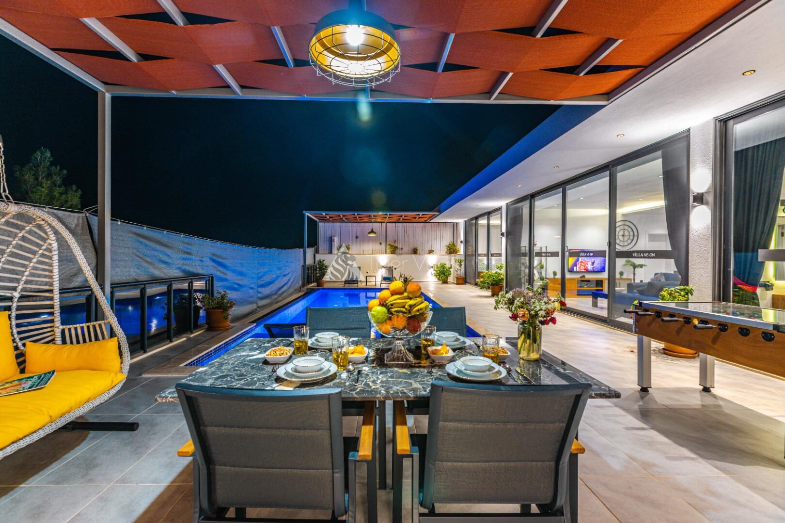 Villa Neon — 6