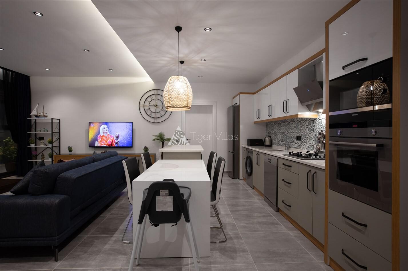 Villa Neon — 16