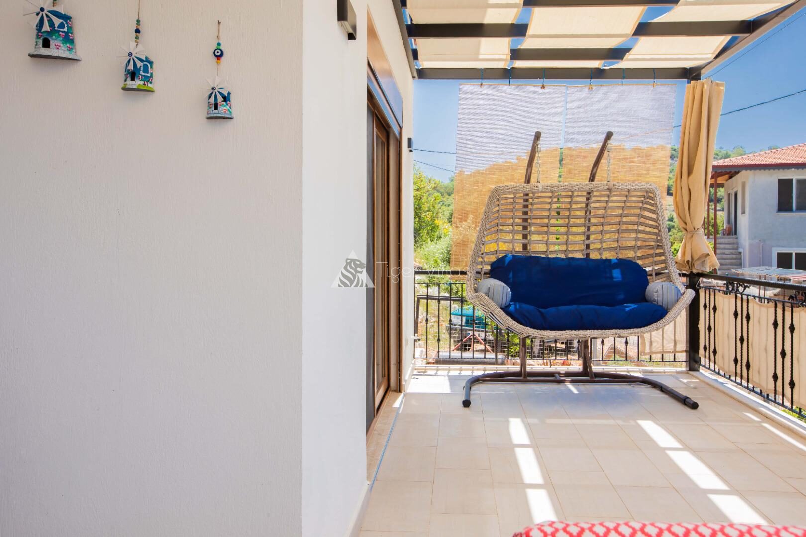 Villa Daphne — 36
