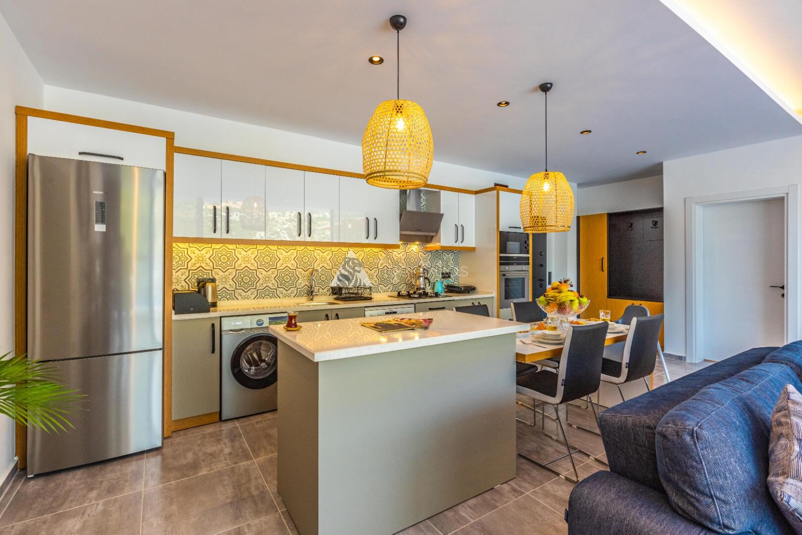 Villa Neon — 29