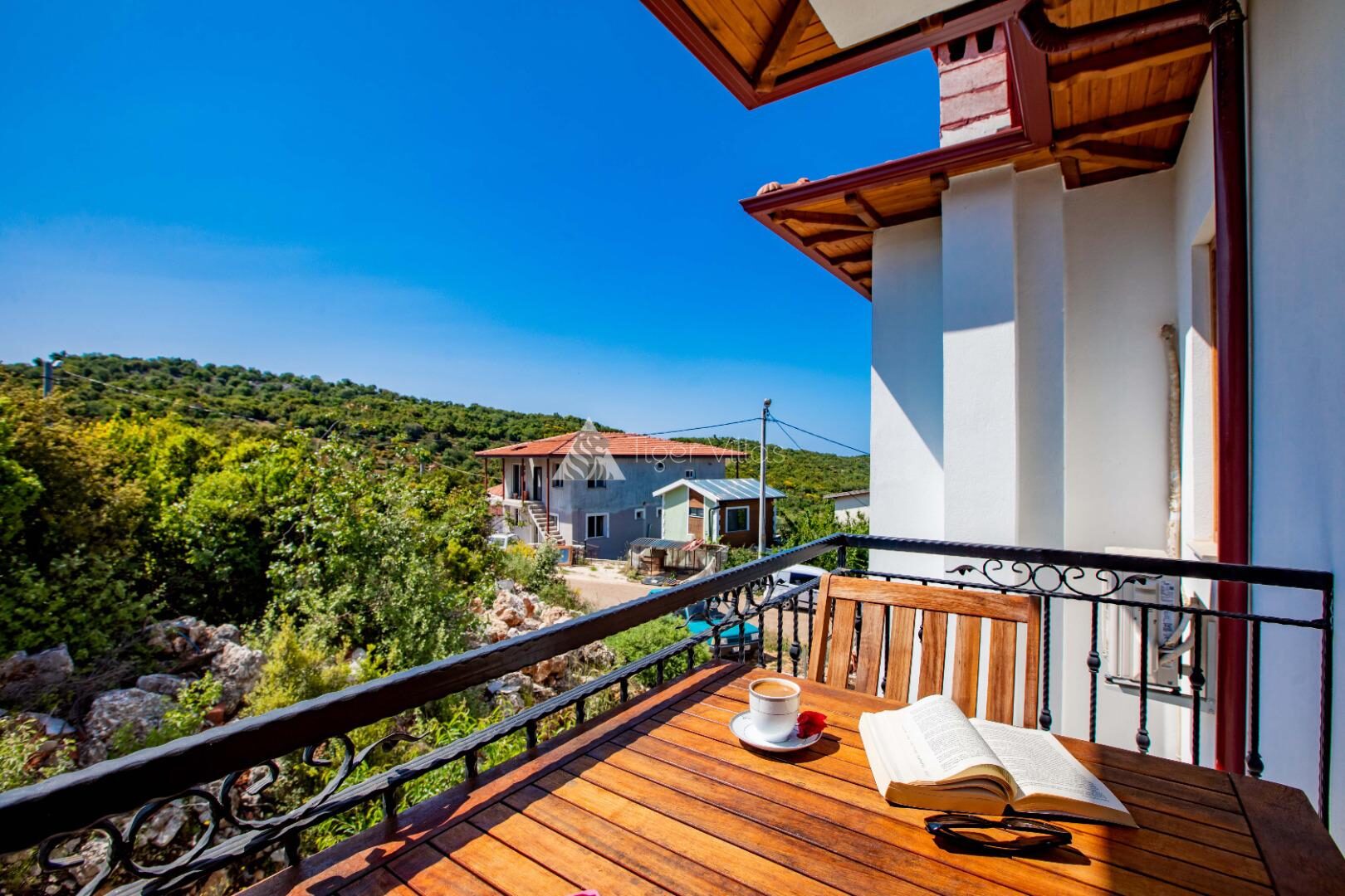 Villa Daphne — 61
