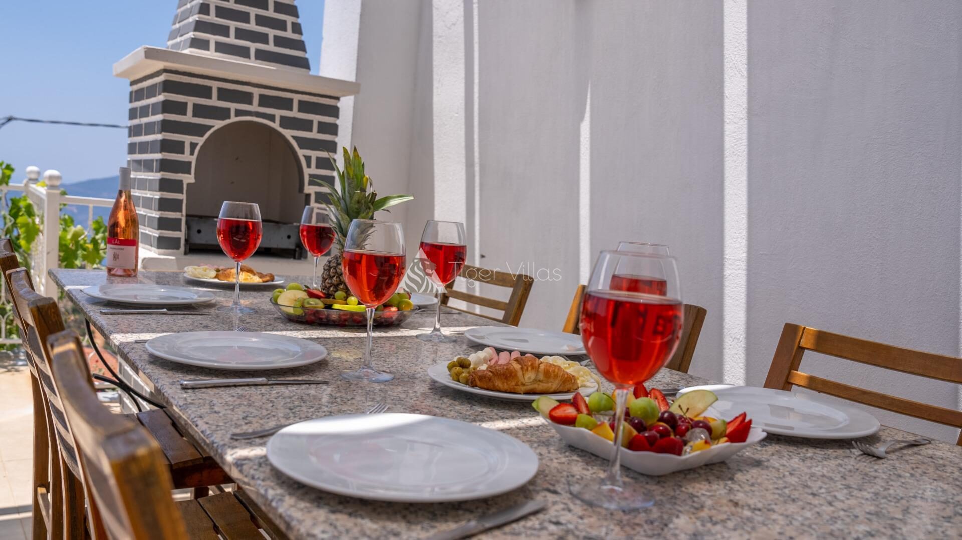 Villa Barış Dining area 4 – villa for rent in Kördere