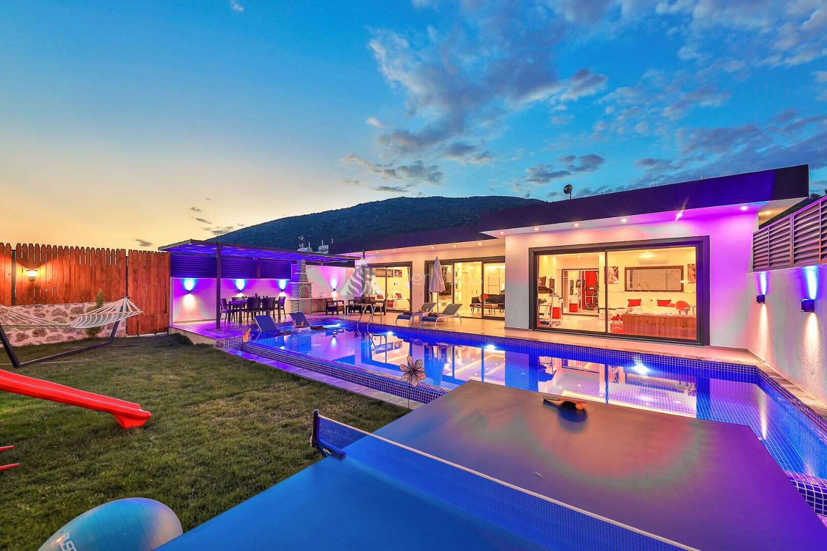 Villa Granada Duo — 2
