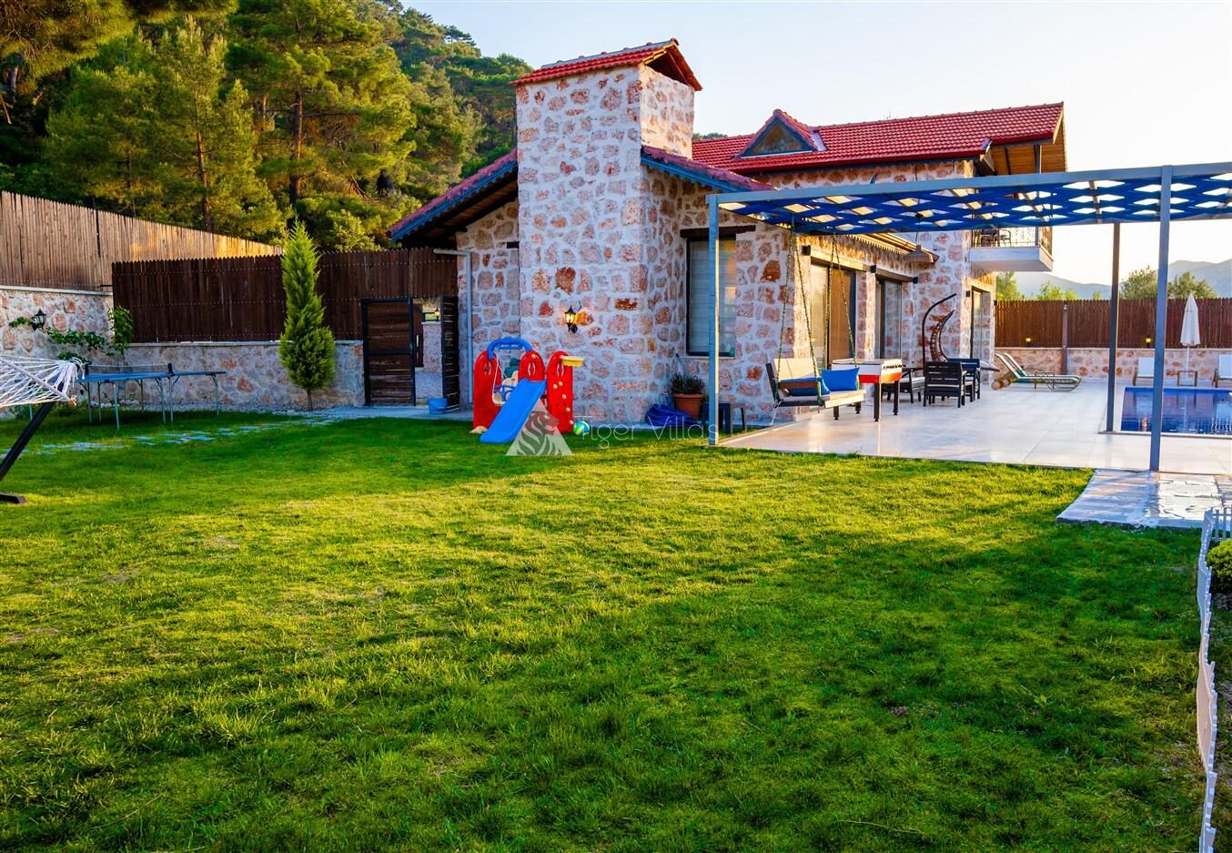 Villa Fiesta — 11