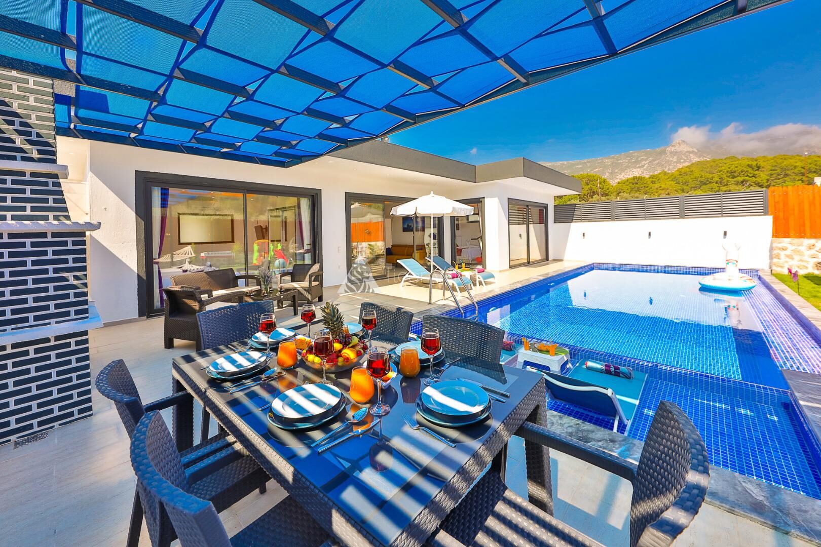 Villa Granada Duo — 56