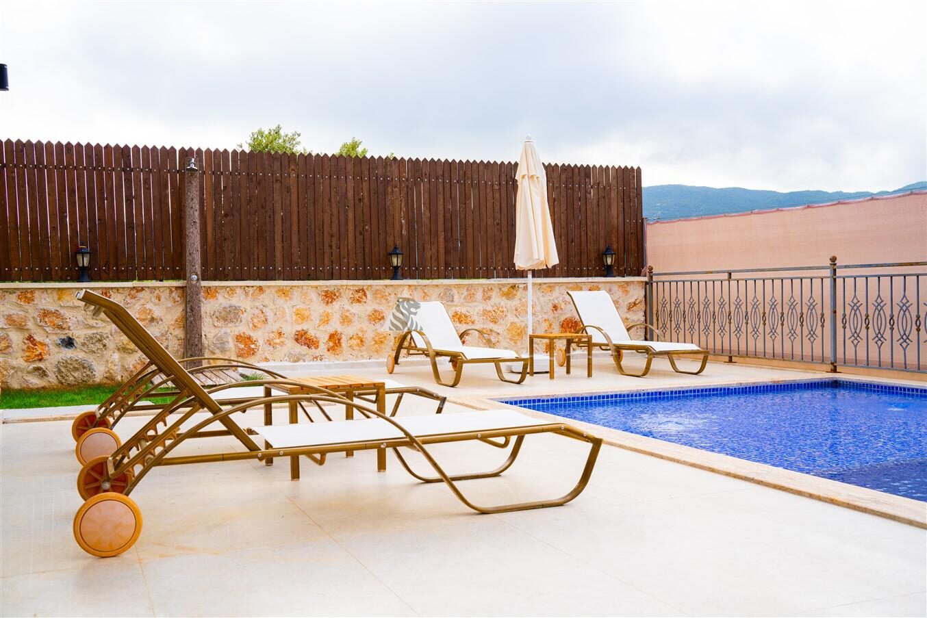Villa Fiesta — 135