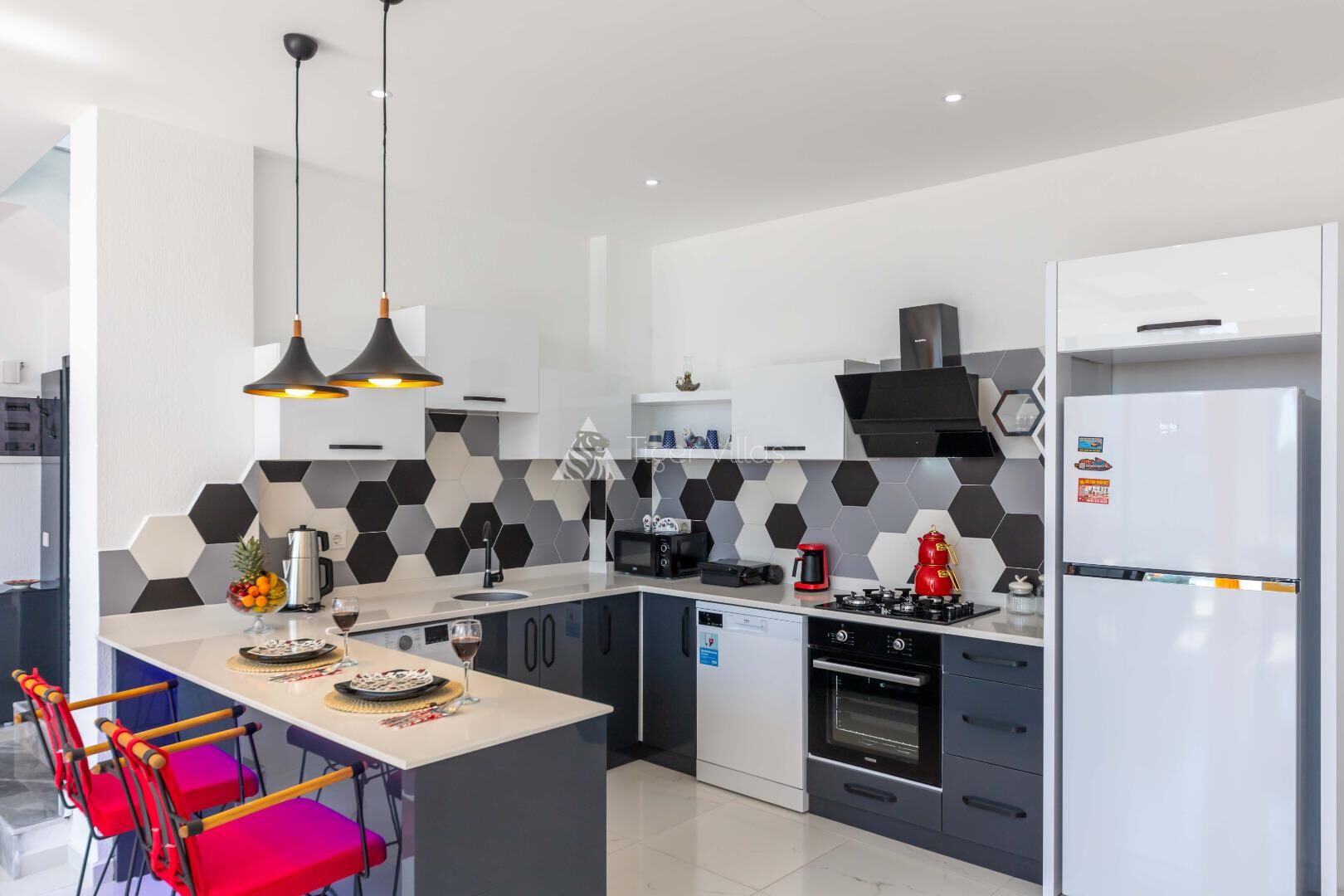 Villa Sisters — 32