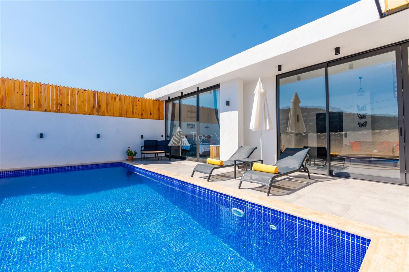 Villa Aysena — 1