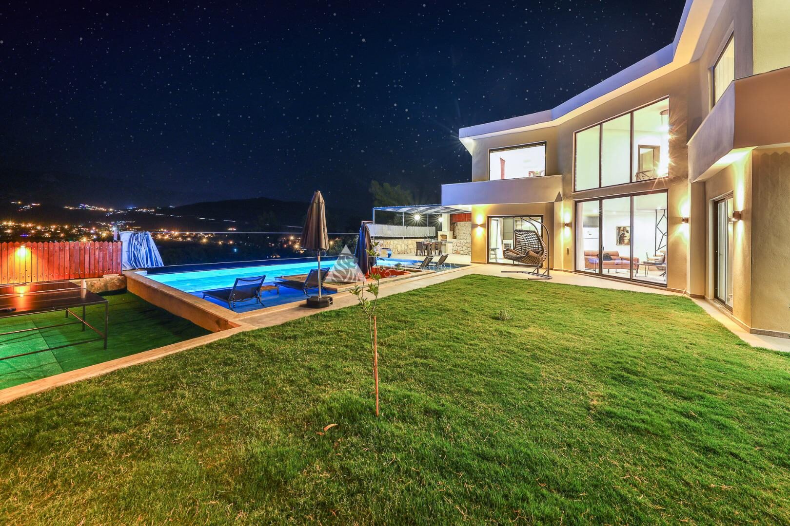 Villa Glass House — 3