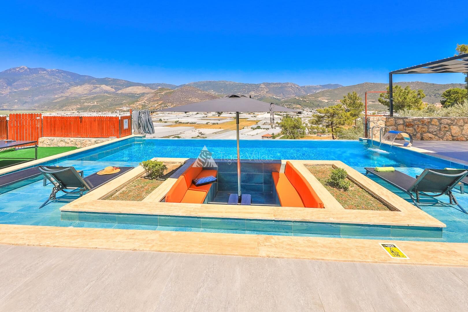 Villa Glass House — 14