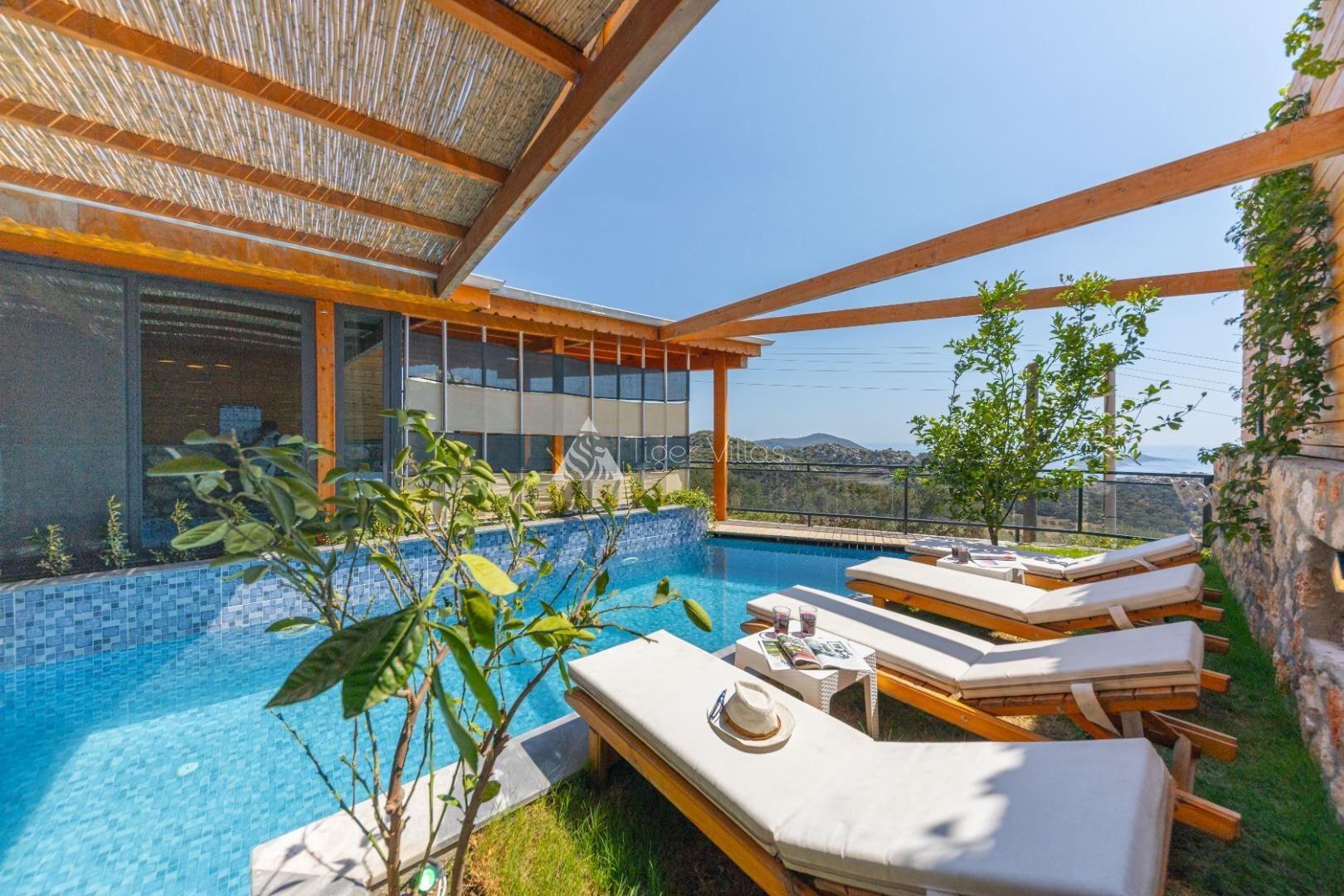 Villa Dacron — 4