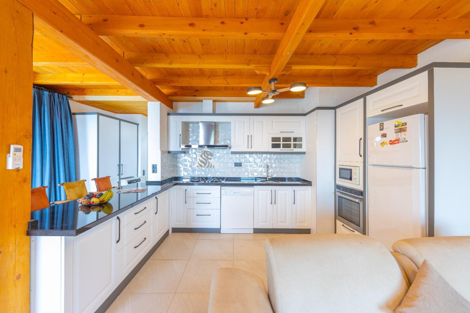 Villa Dacron — 23