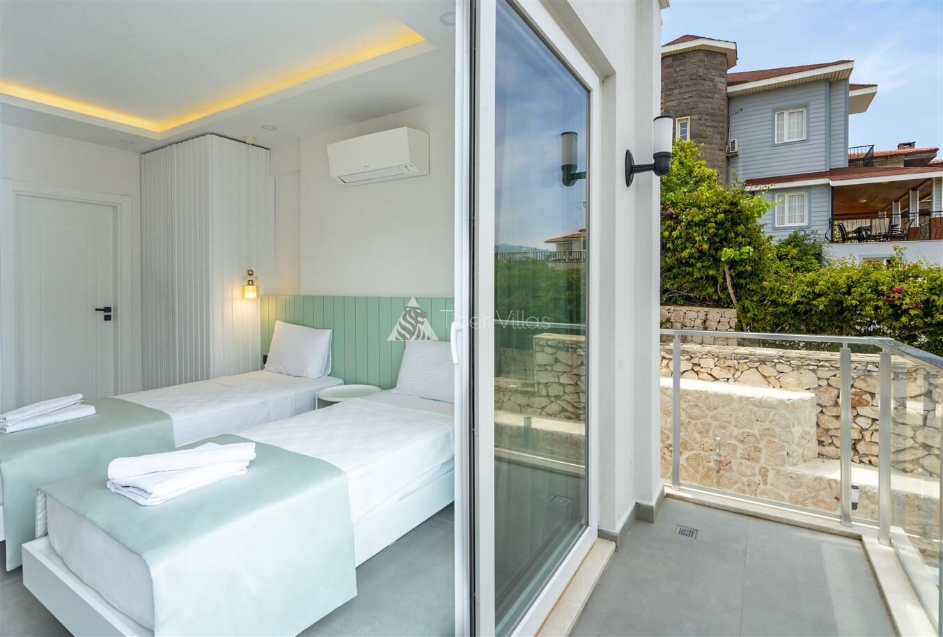 Villa Kanyon Nova — 24