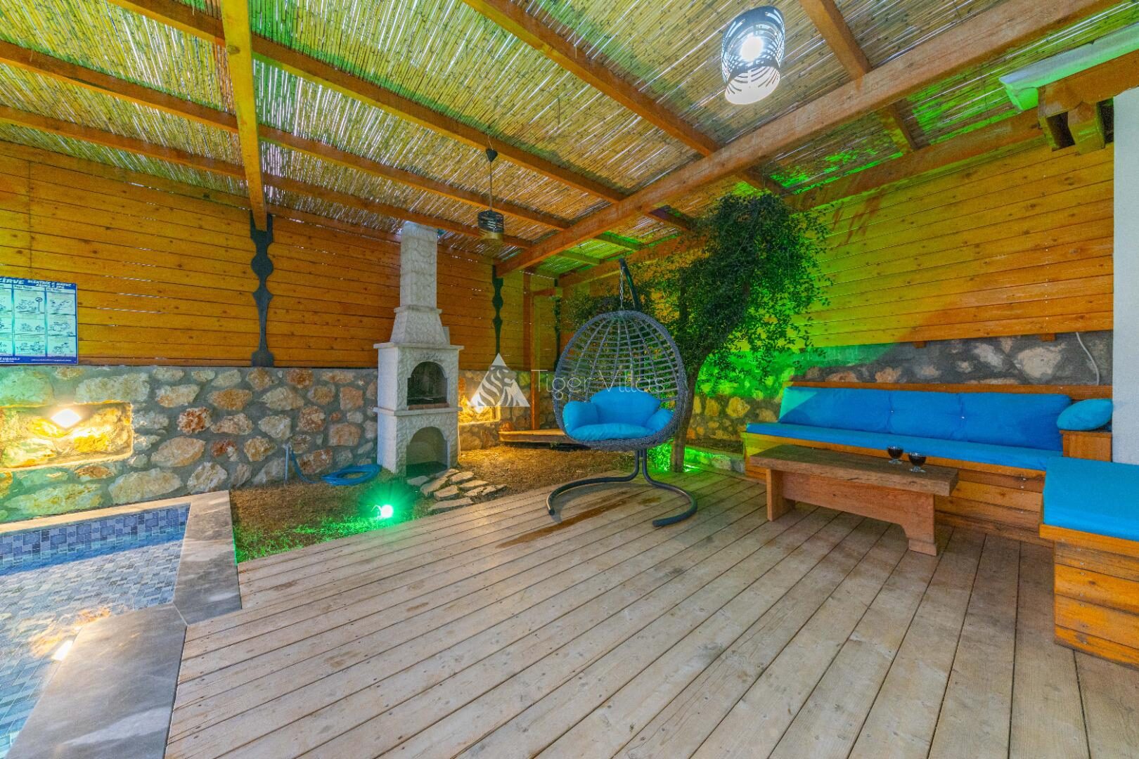 Villa Dacron — 36